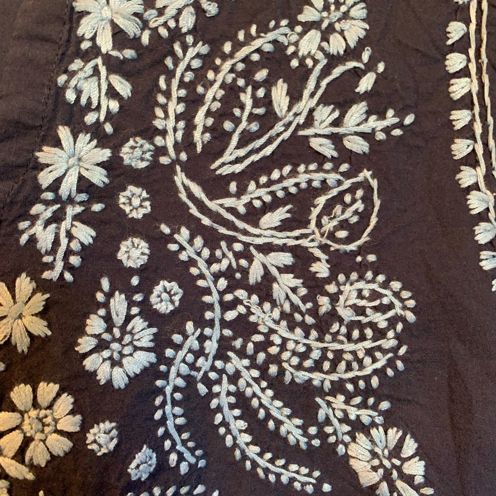 EUC Koi by Kathy Peterson Embroidered Blouse Scrub Top Size Medium - Picture 7 of 11
